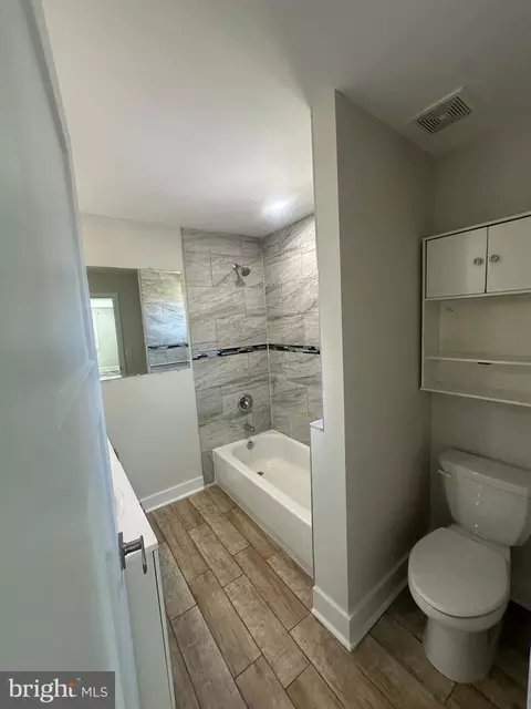 Bath - 216 Colfax Ct, Manassas Park, VA 20111 photo 6 of 9