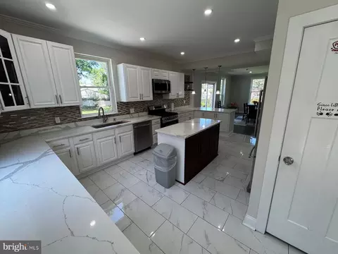Kitchen - 216 Colfax Ct, Manassas Park, VA 20111 photo 4 of 6