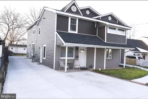 216 Colfax Ct, Manassas Park, VA 20111