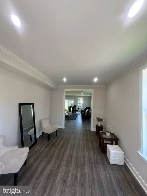 Entry Way - 216 Colfax Ct, Manassas Park, VA 20111 photo 9 of 19