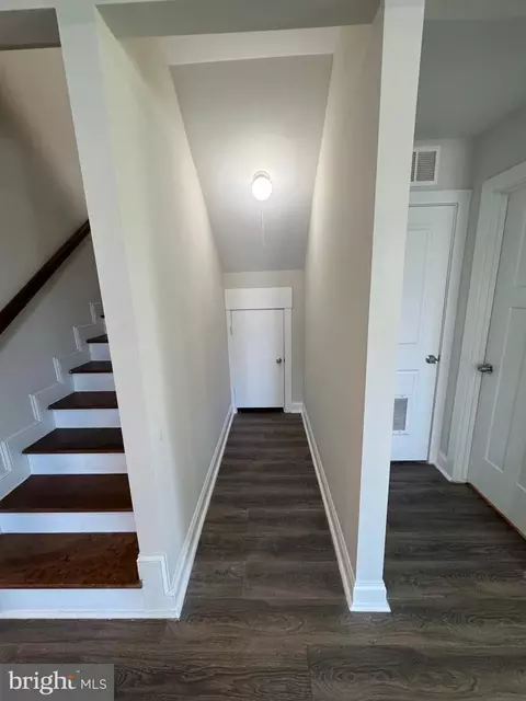 Entry Way - 216 Colfax Ct, Manassas Park, VA 20111 photo 17 of 19