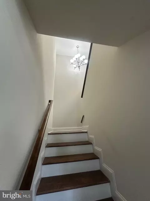Entry Way - 216 Colfax Ct, Manassas Park, VA 20111 photo 12 of 19