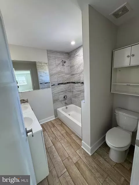 Bath - 216 Colfax Ct, Manassas Park, VA 20111 photo 9 of 9