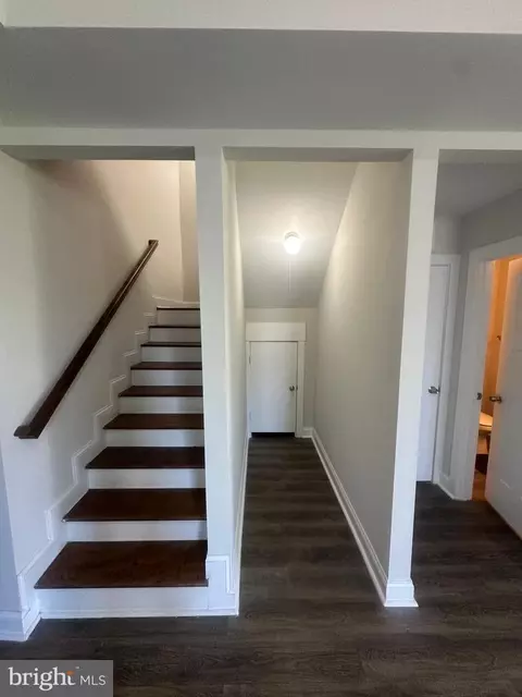 Entry Way - 216 Colfax Ct, Manassas Park, VA 20111 photo 11 of 19
