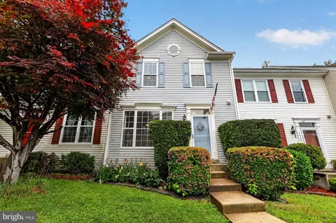 9438 Black Hawk Ct, Manassas Park, VA 20111