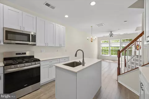 Kitchen - 9812 Pickens Pl, Manassas Park, VA 20111 photo 4 of 4