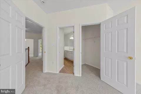 Entry Way - 9812 Pickens Pl, Manassas Park, VA 20111 photo 3 of 4
