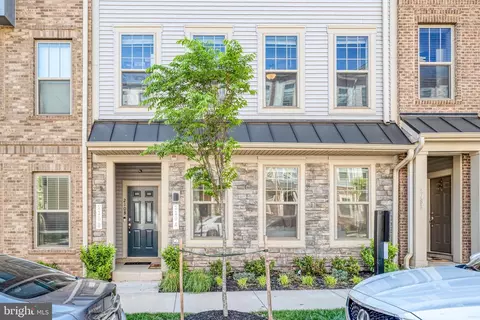 210 A Park Central Ter, Manassas Park, VA 20111