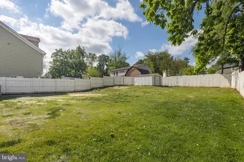 Exterior - 285 Manassas Dr, Manassas Park, VA 20111 photo 6 of 6