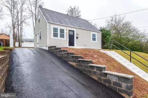 285 Manassas Dr, Manassas Park, VA 20111