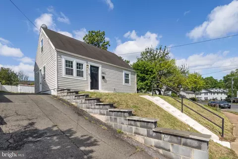 285 Manassas Dr, Manassas Park, VA 20111