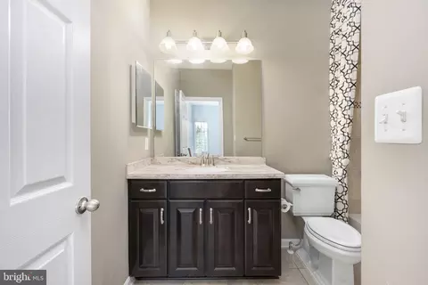 Bath - 9113 Jefferson Ct, Manassas Park, VA 20111 photo 3 of 4