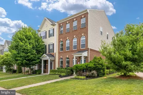 Exterior - 9113 Jefferson Ct, Manassas Park, VA 20111 photo 4 of 11