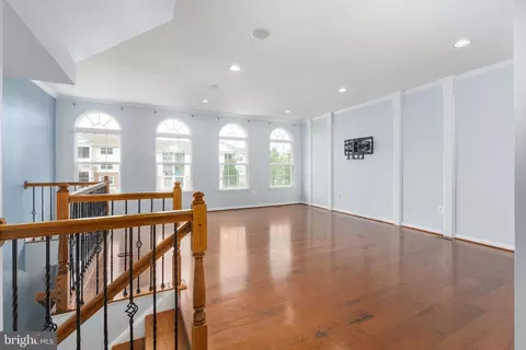 Living - 9113 Jefferson Ct, Manassas Park, VA 20111 photo 3 of 3