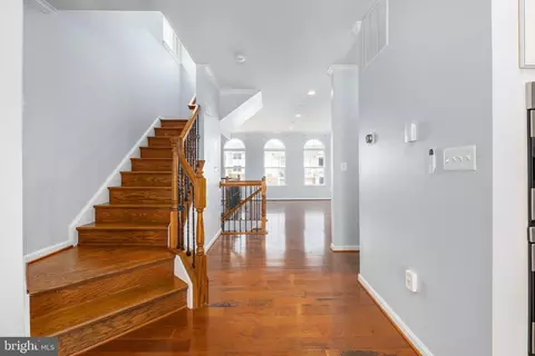 Entry Way - 9113 Jefferson Ct, Manassas Park, VA 20111 photo 6 of 11