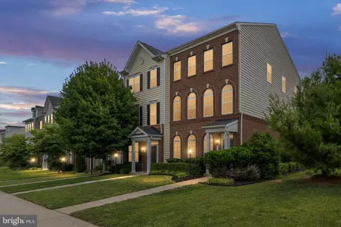 Exterior - 9113 Jefferson Ct, Manassas Park, VA 20111 photo 2 of 11