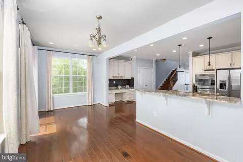 Entry Way - 9113 Jefferson Ct, Manassas Park, VA 20111 photo 8 of 11