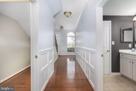 Entry Way - 9113 Jefferson Ct, Manassas Park, VA 20111 photo 2 of 11