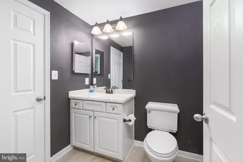 Bath - 9113 Jefferson Ct, Manassas Park, VA 20111 photo 2 of 4