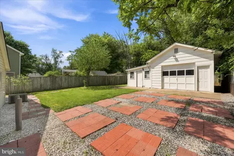 Exterior - 104 Lambert Dr, Manassas Park, VA 20111 photo 2 of 3