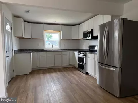 146 Scott Dr, Manassas Park, VA 20111 photo 6