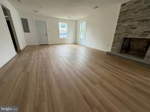 146 Scott Dr, Manassas Park, VA 20111 photo 3