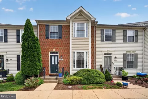 250 Kirby St, Manassas Park, VA 20111