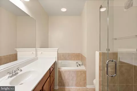 Bath - 9612 Wigfall Way, Manassas Park, VA 20111 photo 3 of 5