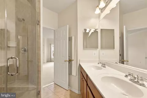 Bath - 9612 Wigfall Way, Manassas Park, VA 20111 photo 4 of 5