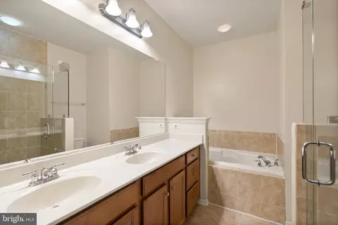 Bath - 9612 Wigfall Way, Manassas Park, VA 20111 photo 2 of 5