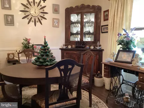 Dining - 134 Baker St, Manassas Park, VA 20111 photo 1 of 2