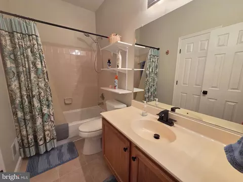 Bath - 9405 Luke Dr, Manassas Park, VA 20111 photo 3 of 4