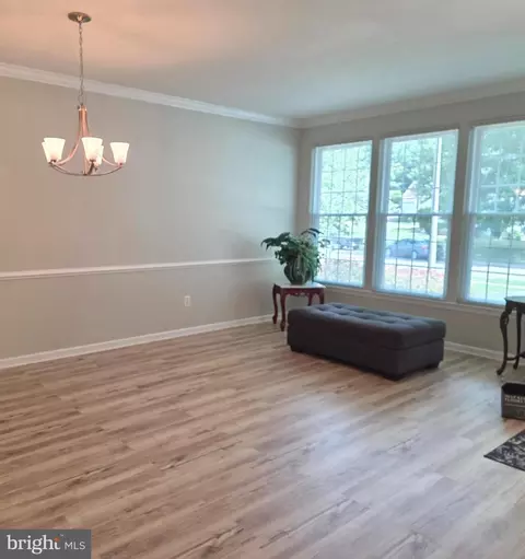 Living - 9405 Luke Dr, Manassas Park, VA 20111 photo 2 of 4