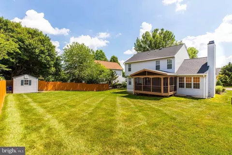 9307 Nancy St, Manassas Park, VA 20111 photo 2