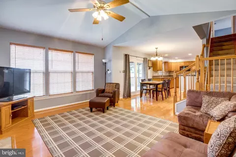 9307 Nancy St, Manassas Park, VA 20111 photo 4