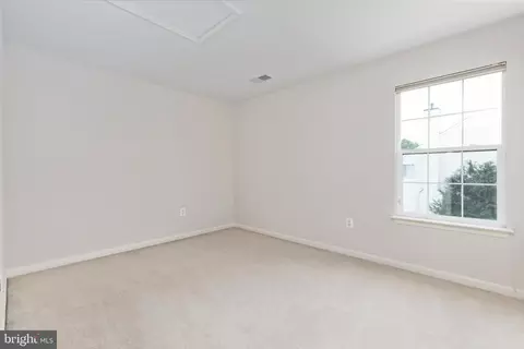 Bedroom - 9195 Matthew Dr, Manassas Park, VA 20111 photo 5 of 6