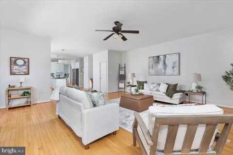 Living - 9195 Matthew Dr, Manassas Park, VA 20111 photo 5 of 7