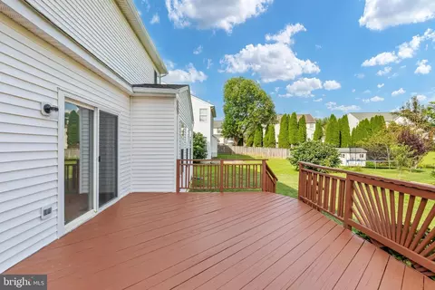 Exterior - 9195 Matthew Dr, Manassas Park, VA 20111 photo 13 of 21