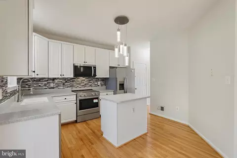 Kitchen - 9317 Paul Dr, Manassas Park, VA 20111 photo 3 of 7