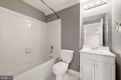 Bath - 9302 Elise Ct, Manassas Park, VA 20111 photo 4 of 4