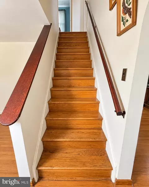 Entry Way - 181 Lambert Dr, Manassas Park, VA 20111 photo 2 of 2