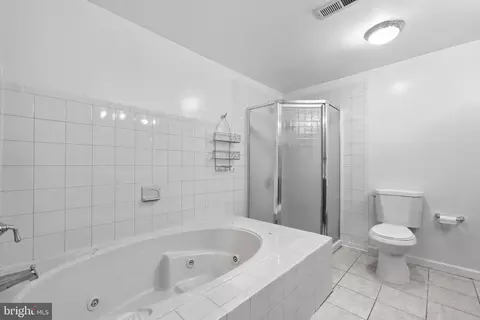 Bath - 9260 Matthew Dr, Manassas Park, VA 20111 photo 3 of 3