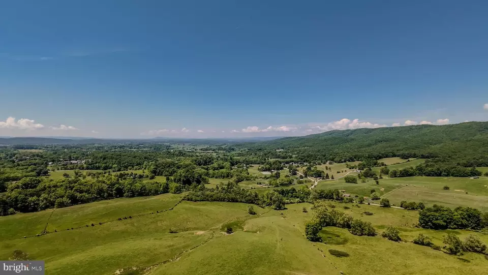  1801 Toms Creek Rd, Blacksburg, VA 24060 photo 2