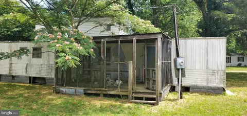 101 Johnsons Dr, Urbanna, VA 23175