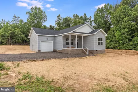 1494 Warner Rd, Urbanna, VA 23175