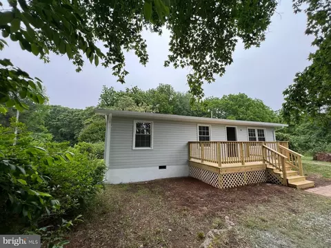 Exterior - 726 Courthouse Dr, Saluda, VA 23149 photo 9 of 9