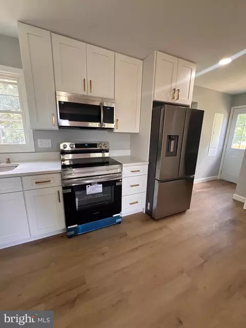 Kitchen - 726 Courthouse Dr, Saluda, VA 23149 photo 1 of 1