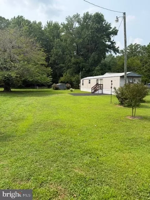 471 Burrells Marina Rd, Urbanna, VA 23175