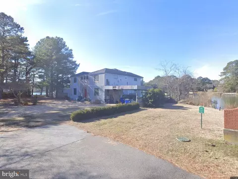 1351 Bayonne St, Norfolk, VA 23505