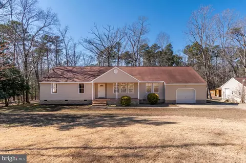 4590 Hidden Ln, Lanexa, VA 23089